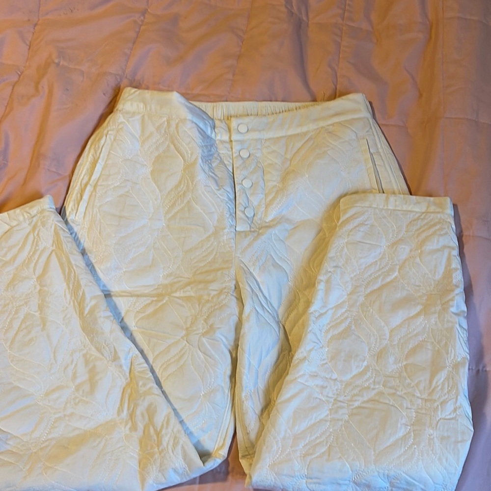 Fabletics lightly quilted pant